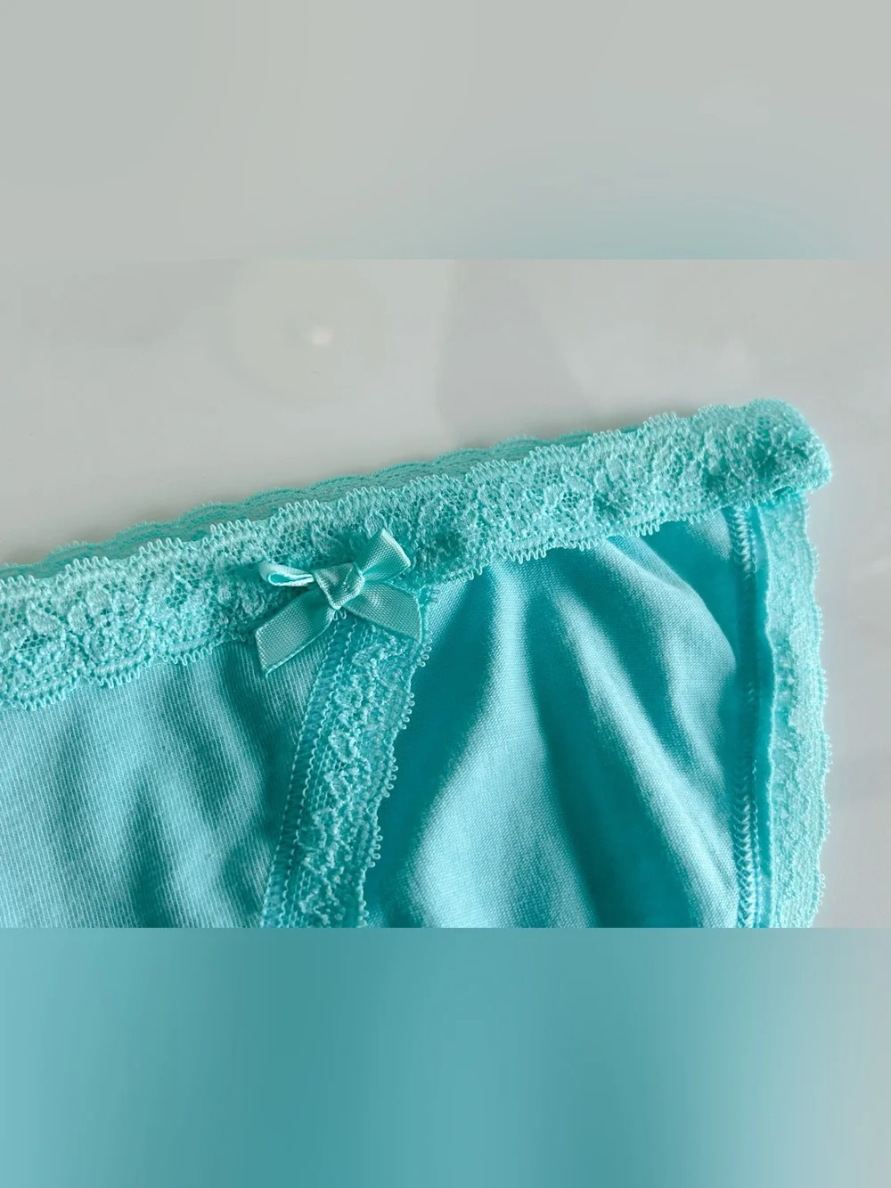 NWT Victoria’s Secret Aqua Turquoise Low-Rise String Bikini Panty - M